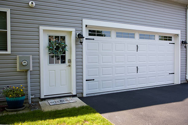 24/7 Emergency Garage Door Panel Replacement experts in Eddyville, IA